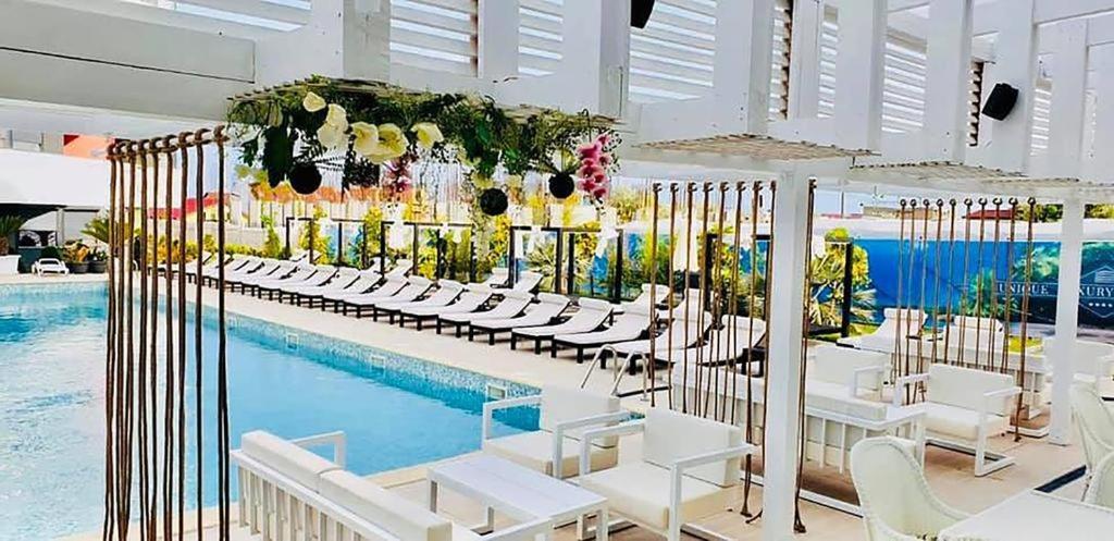 Apartament Unique Relax Lägenhet Năvodari Exteriör bild